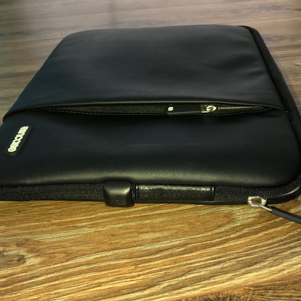 InCase Laptop Case - Picture 4 of 4